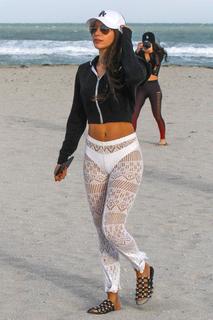 Jen Selter feet photo thumbnail