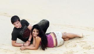 Vanessa Hudgens feet photo thumbnail