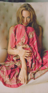 Angelina Jolie feet photo thumbnail