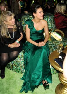 Mila Kunis feet photo thumbnail