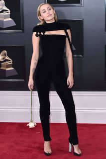 Miley Cyrus feet photo thumbnail