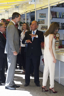 Queen Letizia of Spain feet photo thumbnail