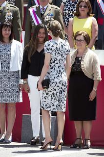 Queen Letizia of Spain feet photo thumbnail