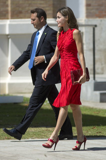 Queen Letizia of Spain feet photo thumbnail