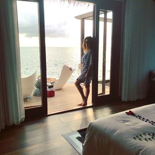 Maria Menounos feet photo thumbnail
