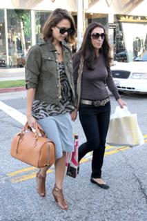 Jessica Alba feet photo thumbnail