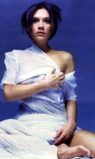 Victoria Beckham feet photo thumbnail