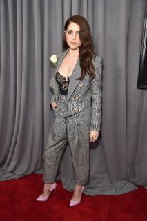 Anna Kendrick feet photo thumbnail