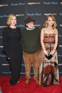 Kate Winslet feet photo thumbnail