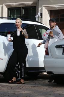 Amber Rose feet photo thumbnail