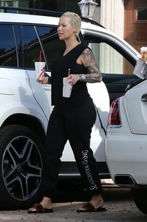 Amber Rose feet photo thumbnail