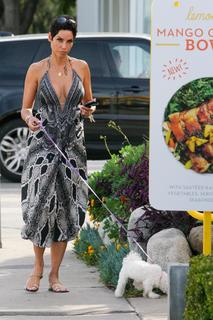 Nicole Murphy feet photo thumbnail