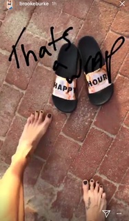 Brooke Burke feet photo thumbnail