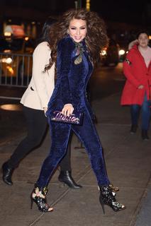 Thalía feet photo thumbnail