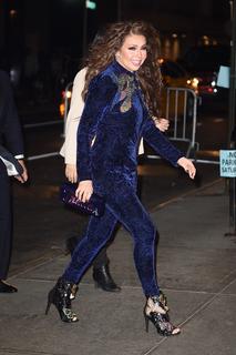 Thalía feet photo thumbnail