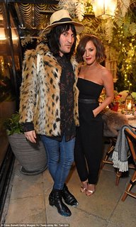 Caroline Flack feet photo thumbnail
