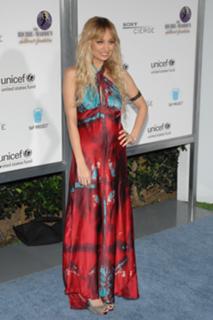 Nicole Richie feet photo thumbnail
