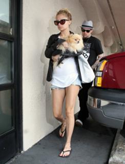 Nicole Richie feet photo thumbnail