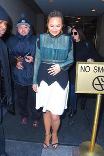 Chrissy Teigen feet photo thumbnail