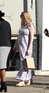 Kirsten Dunst feet photo thumbnail