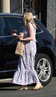 Kirsten Dunst feet photo thumbnail