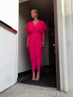 Tyra Banks feet photo thumbnail
