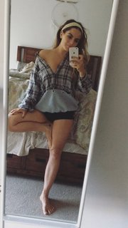 JoJo feet photo thumbnail