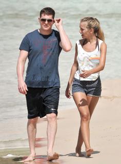 Luisana Lopilato feet photo thumbnail