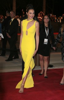 Gal Gadot feet photo thumbnail