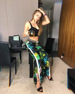 Xenia Tchoumitcheva feet photo thumbnail