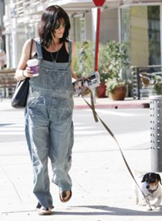 Selma Blair feet photo thumbnail