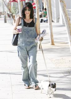 Selma Blair feet photo thumbnail