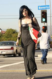 Katherine von Drachenberg feet photo thumbnail