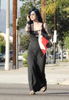 Katherine von Drachenberg feet photo thumbnail