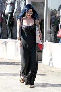 Katherine von Drachenberg feet photo thumbnail