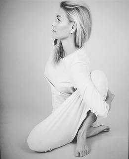 Federica Fontana feet photo thumbnail