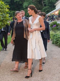 Catherine Princess of Wales feet photo thumbnail