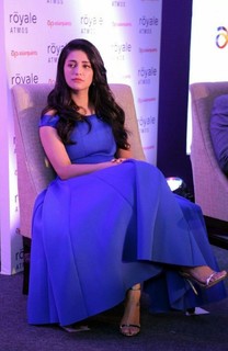 Shruti Haasan feet photo thumbnail