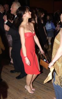 Jennifer Love Hewitt feet photo thumbnail