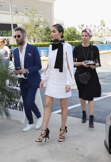 Olivia Culpo feet photo thumbnail