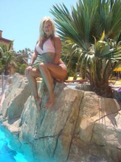 Dorota Rabczewska feet photo thumbnail