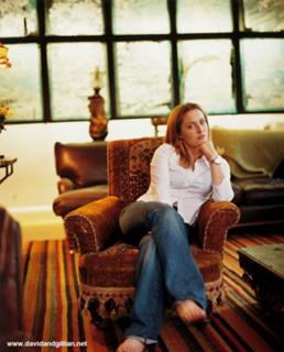 Gillian Anderson feet photo thumbnail