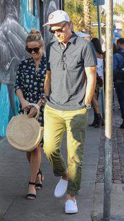 Reese Witherspoon feet photo thumbnail