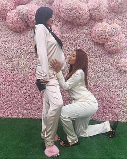 Kylie Jenner feet photo thumbnail