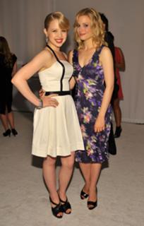 Gillian Jacobs feet photo thumbnail