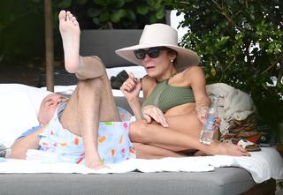 Bethenny Frankel feet photo thumbnail