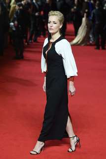 Gillian Anderson feet photo thumbnail