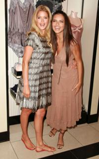 Doutzen Kroes feet photo thumbnail