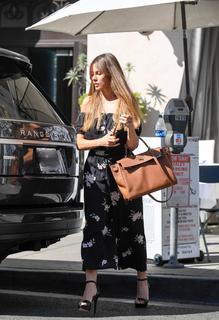 Sofía Vergara feet photo thumbnail