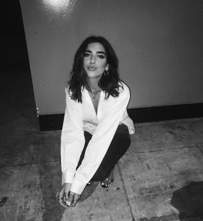 Dua Lipa feet photo thumbnail